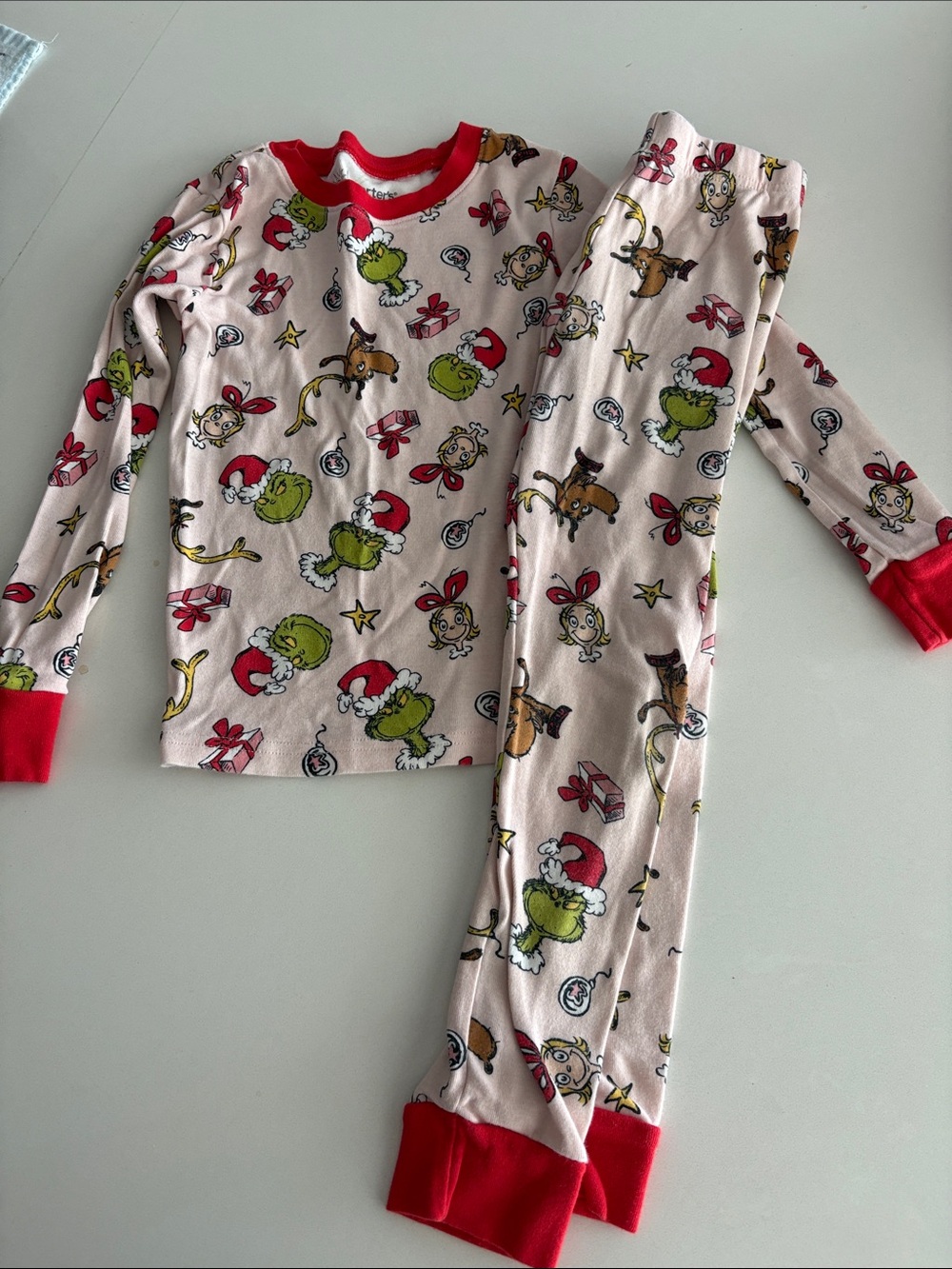 Carter’s girls Pink Grinch Holiday Pajama Set 6
